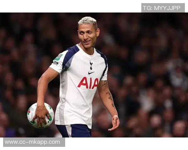 理查利森成为第五位在英超出场250次的巴西球员荣耀时刻 理查利森成为第五位在英超出场250次的巴西球员荣耀时刻