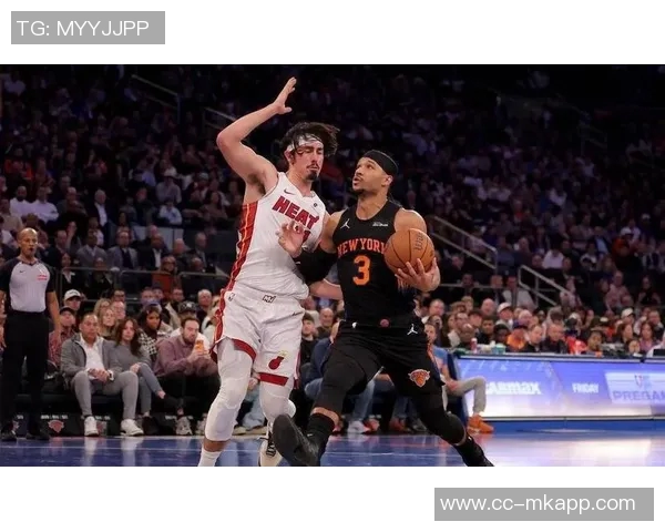 热火全员发力十人出战九人得分七人上双成功复仇尼克斯展现强大团队实力 热火全员发力十人出战九人得分七人上双成功复仇尼克斯展现强大团队实力